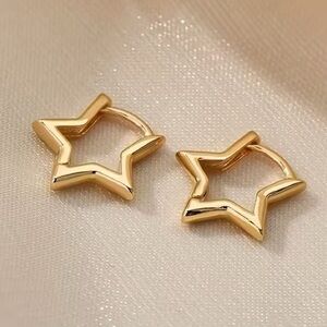 2/$30 🔥 Minimalist Gold Star Huggie Hoop Earrings